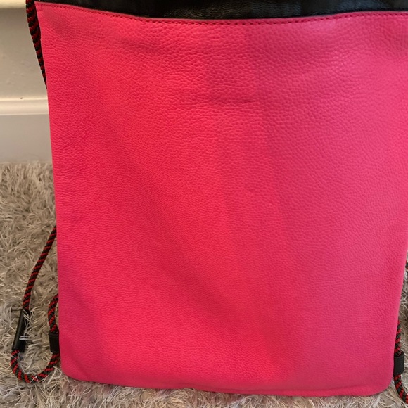 New Authentic Gucci Pink logo  leather backpack - Picture 5 of 8